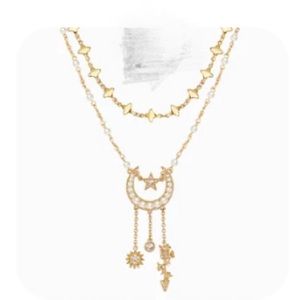 Fashion Necklace in Gold Color with Faux pearls and Rhinestones